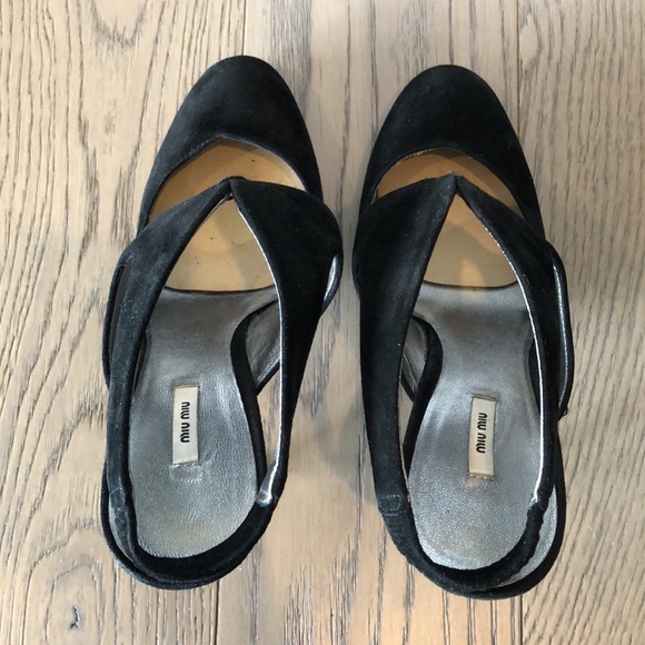 Miu Miu Black Suede Cut Out Round Toe Pumps - Picture 7 of 12
